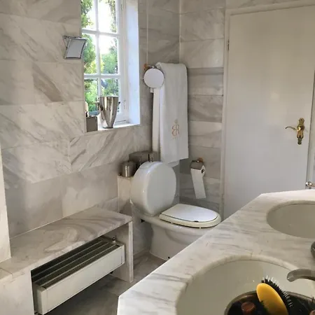 Einfamilienhaus Im Landhausstil Проживание в семье Мербуш